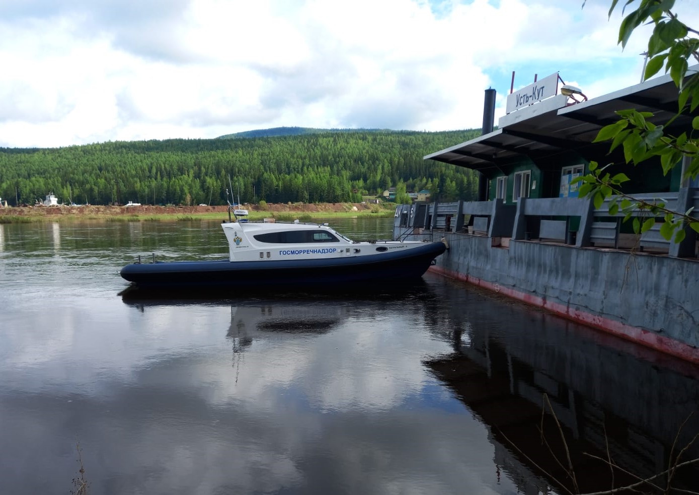 Вывод из эксплуатации теплохода «Патрульный-5» в связи с окончанием навигации 2025 года